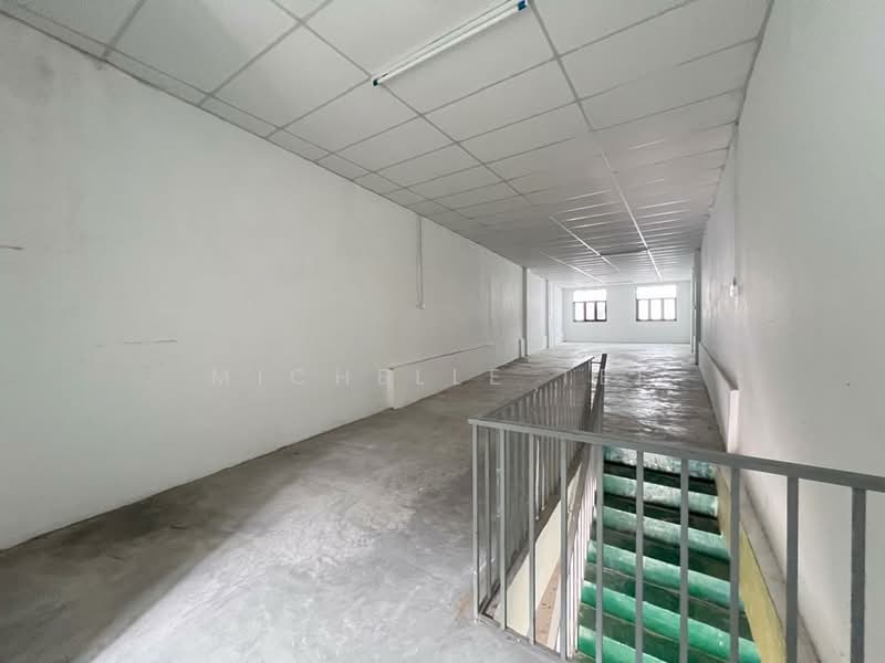 Shop for Rent in Kawasan 1 (Klang) - Michelle Tee - Corridor - PropertyGuru.com.my