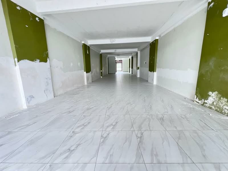 Shop for Rent in Kawasan 1 (Klang) - Michelle Tee - Corridor - PropertyGuru.com.my