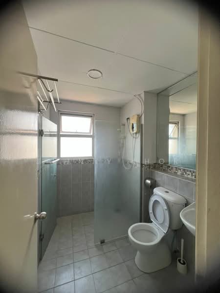 Kondominium untuk Disewa di Seri Maya Condominium - Johnny Khor - Bathroom - PropertyGuru.com.my