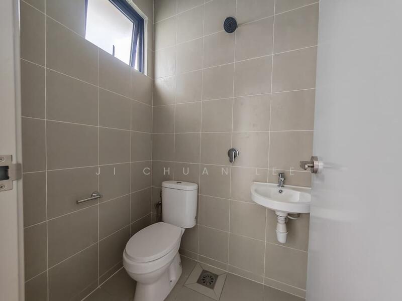 Semi-Detached House for Sale in Cyber 10 (Cyberjaya) - Ji Chuan Lee - Bathroom - PropertyGuru.com.my