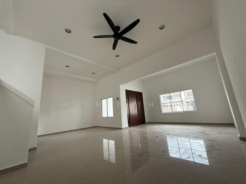 2-storey Terraced House for Sale in Taman Tasek (Johor Bahru) - Alfred Then - Living Room - PropertyGuru.com.my