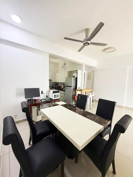 Reflections Condominium untuk Untuk Disewa - RM 1,600 /bulan, Feb 2026 - Kitchen - PropertyGuru.com.my