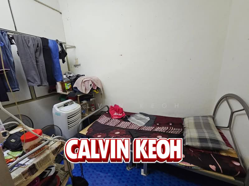 1-storey Terraced House for Sale in Taman Iping (Batu Maung) - Calvin Keoh - Bedroom - PropertyGuru.com.my