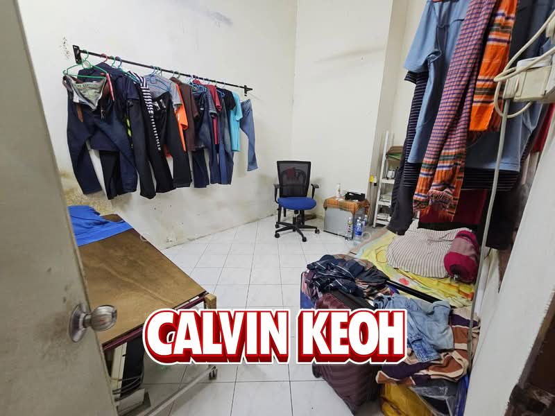 1-storey Terraced House for Sale in Taman Iping (Batu Maung) - Calvin Keoh - Bedroom - PropertyGuru.com.my