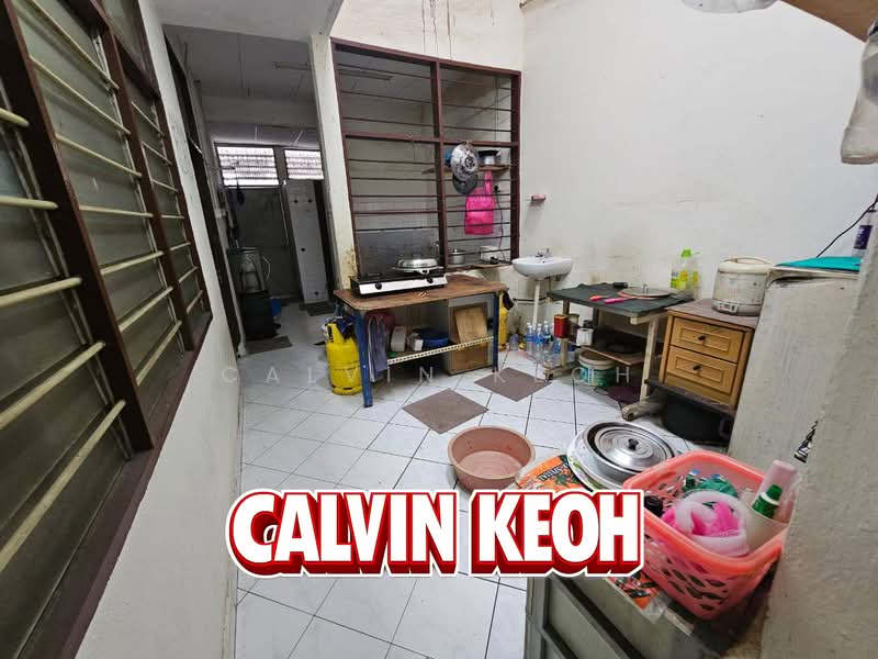 1-storey Terraced House for Sale in Taman Iping (Batu Maung) - Calvin Keoh - Kitchen - PropertyGuru.com.my
