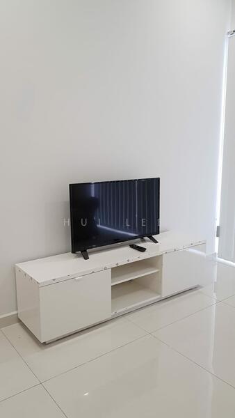 Royal Strand @ Country Garden Danga Bay untuk Untuk Disewa - RM 2,400 /bulan, Feb 2026 - Living Room - PropertyGuru.com.my