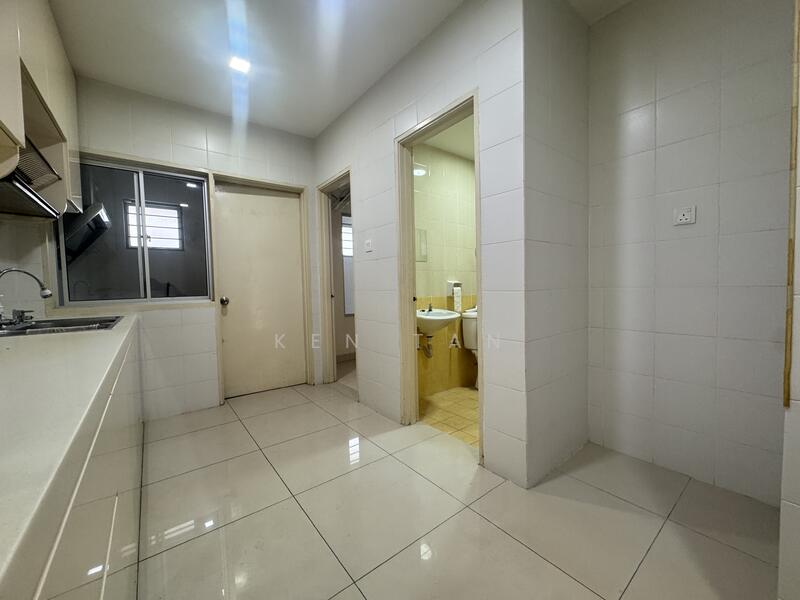 2 Storey Terrace @ Taman Universiti Indah untuk Untuk Dijual - RM 850,000, Feb 2026 - Kitchen - PropertyGuru.com.my