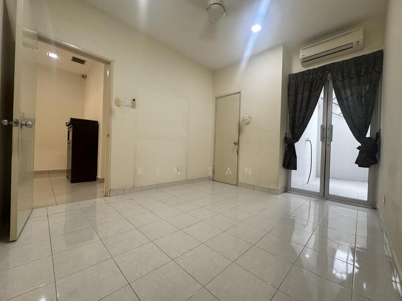2 Storey Terrace @ Taman Universiti Indah untuk Untuk Dijual - RM 850,000, Feb 2026 - Living Room - PropertyGuru.com.my