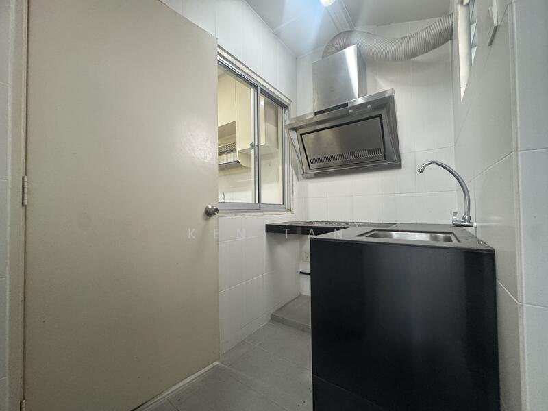 2 Storey Terrace @ Taman Universiti Indah untuk Untuk Dijual - RM 850,000, Feb 2026 - Kitchen - PropertyGuru.com.my