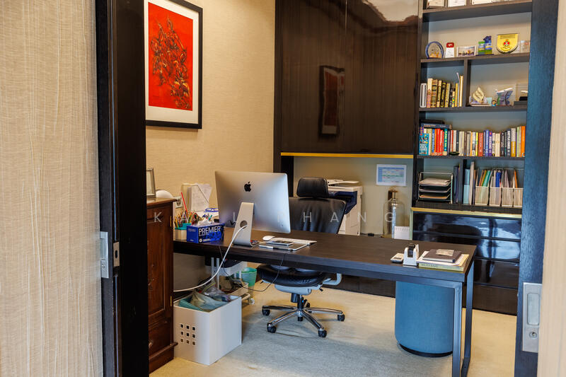 Master Bedroom - Private Study