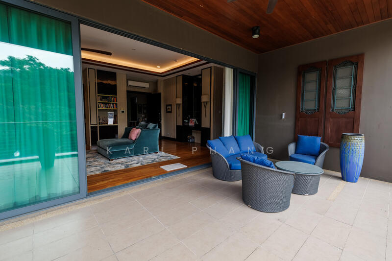 Master Bedroom - Balcony