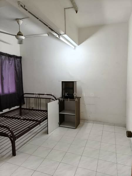 Apartment for Sale at Taman Sri Serdang - Wai Kong Chia - Bedroom - PropertyGuru.com.my