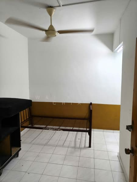 Apartment for Sale at Taman Sri Serdang - Wai Kong Chia - Bedroom - PropertyGuru.com.my