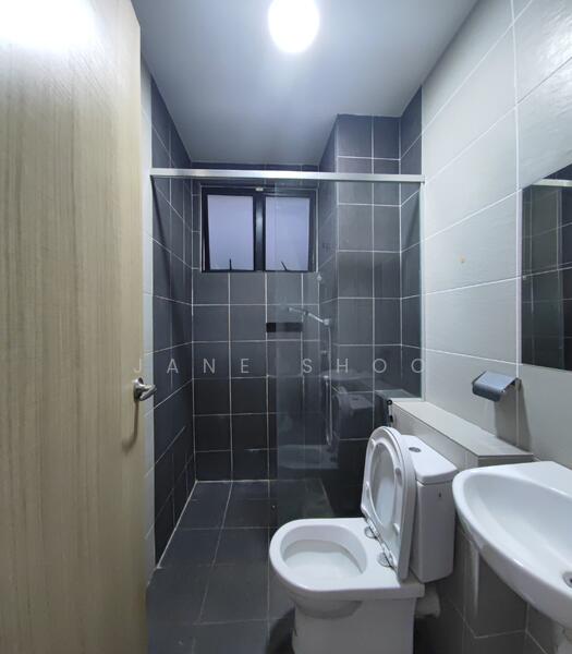 3-storey Terraced House for Sale in Bandar Kinrara (Selangor) - Jane Shoo - Bathroom - PropertyGuru.com.my