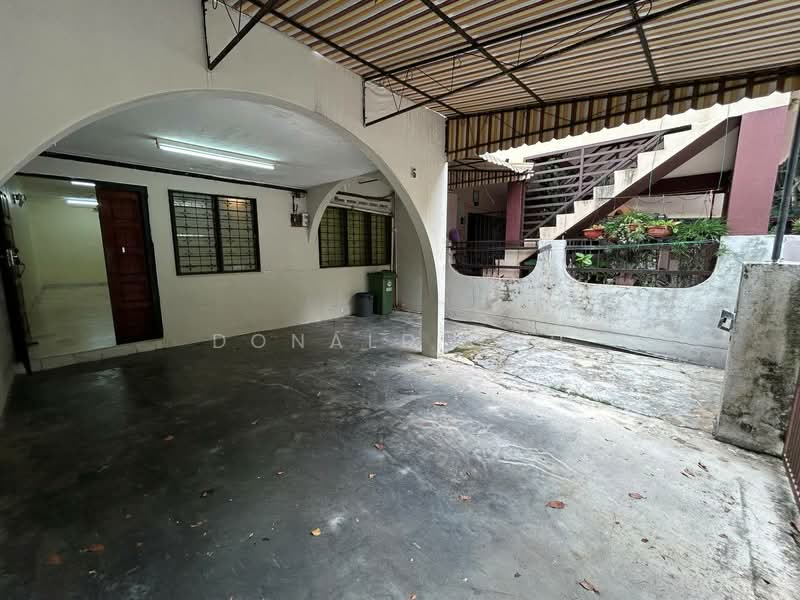 1-storey Terraced House for Sale in Taman Ipoh Timur (Ipoh) - Donald Goh - Entrance - PropertyGuru.com.my