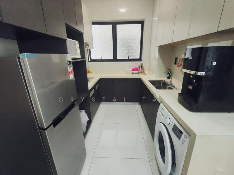 Condominium for Sale at Royal Strand @ Country Garden Danga Bay - Crystal Tan - Kitchen - PropertyGuru.com.my