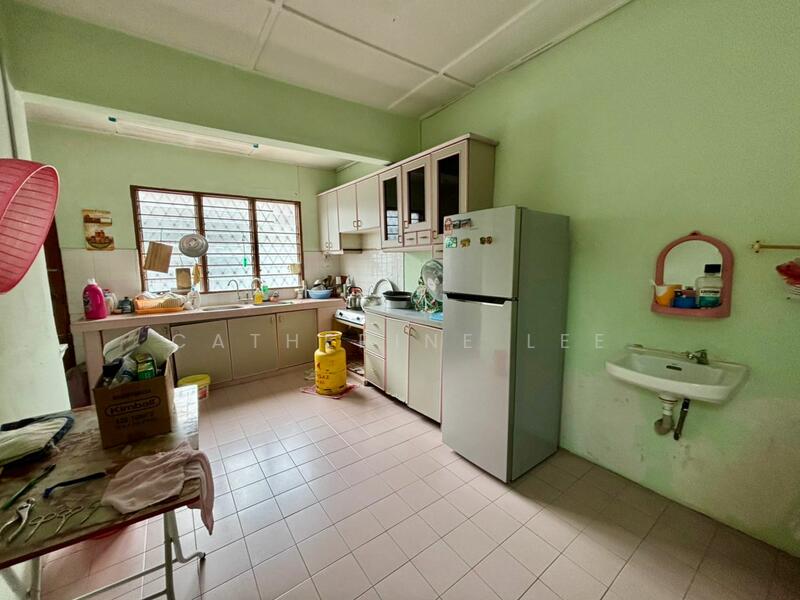 Taman Ungku Tun Aminah untuk Untuk Dijual - RM 520,000, Feb 2026 - Kitchen - PropertyGuru.com.my