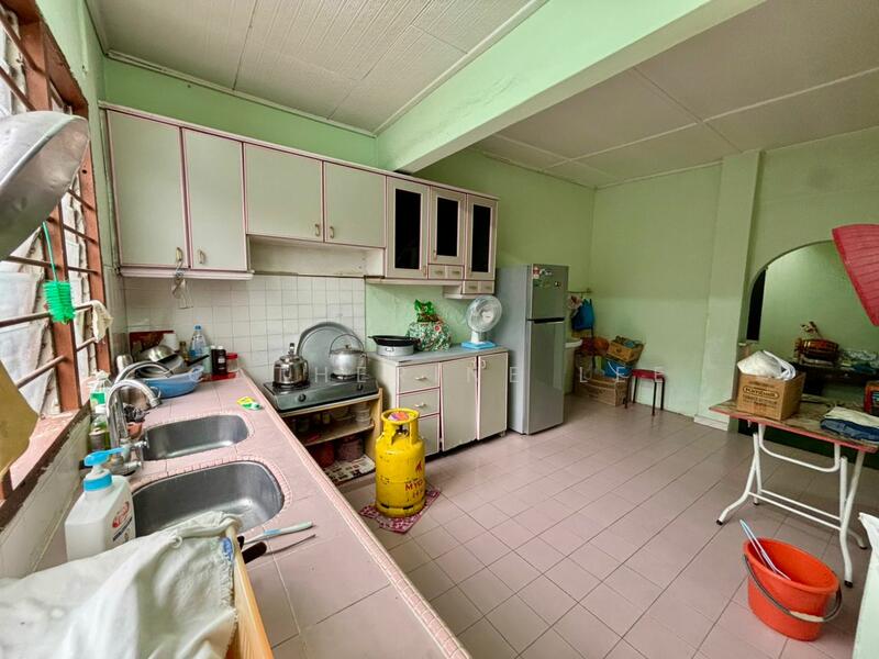 Taman Ungku Tun Aminah untuk Untuk Dijual - RM 520,000, Feb 2026 - Kitchen - PropertyGuru.com.my