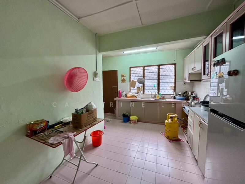Taman Ungku Tun Aminah untuk Untuk Dijual - RM 520,000, Feb 2026 - Kitchen - PropertyGuru.com.my
