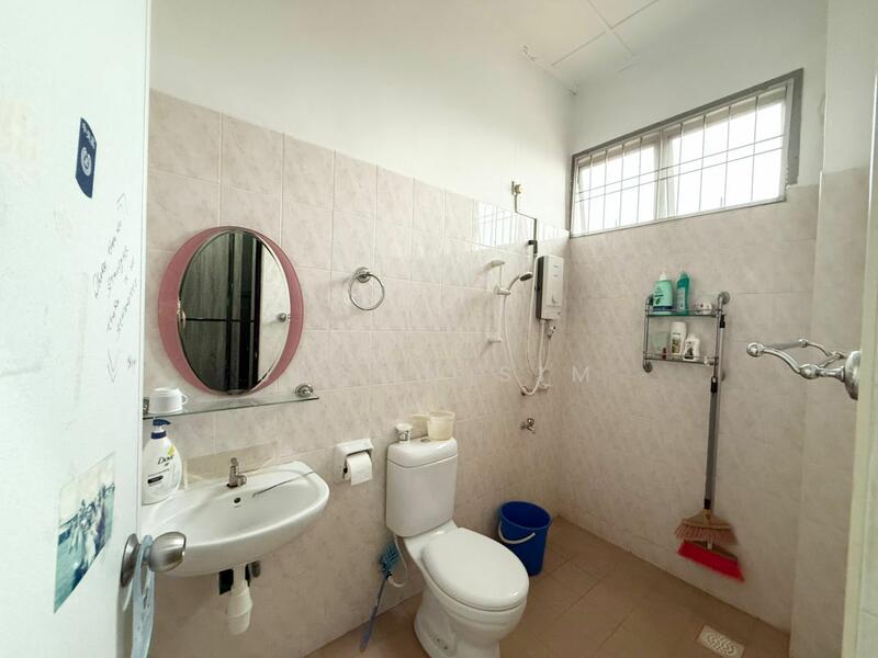 2-storey Terraced House for Sale in Taman Sutera Utama (Skudai) - Jason Sim - Bathroom - PropertyGuru.com.my