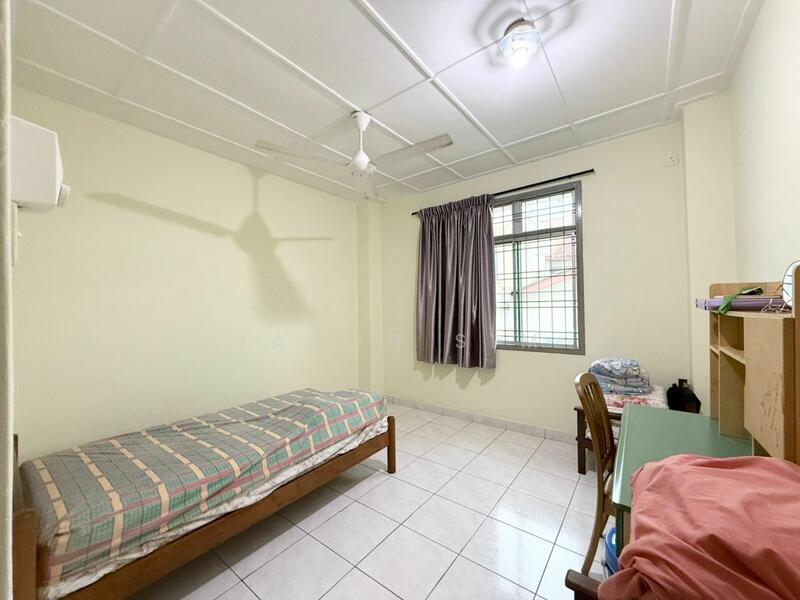 2-storey Terraced House for Sale in Taman Sutera Utama (Skudai) - Jason Sim - Bedroom - PropertyGuru.com.my