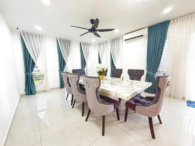 2-storey Terraced House for Sale in Bandar Sri Sendayan (Negeri Sembilan) - Hassan Basri Suhaimi - Dining Room - PropertyGuru.com.my
