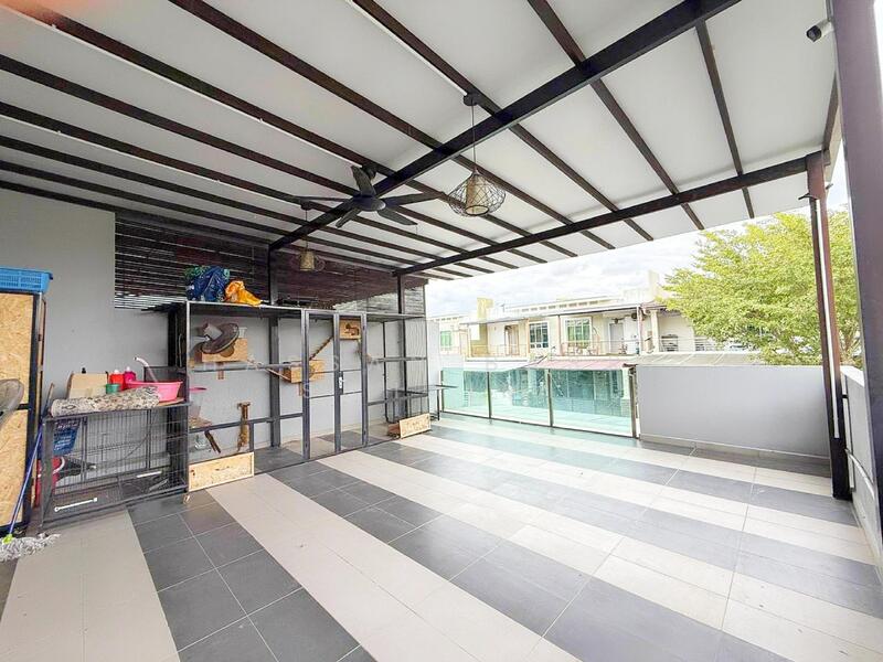 2-storey Terraced House for Sale in Bandar Sri Sendayan (Negeri Sembilan) - Hassan Basri Suhaimi - Balcony - PropertyGuru.com.my