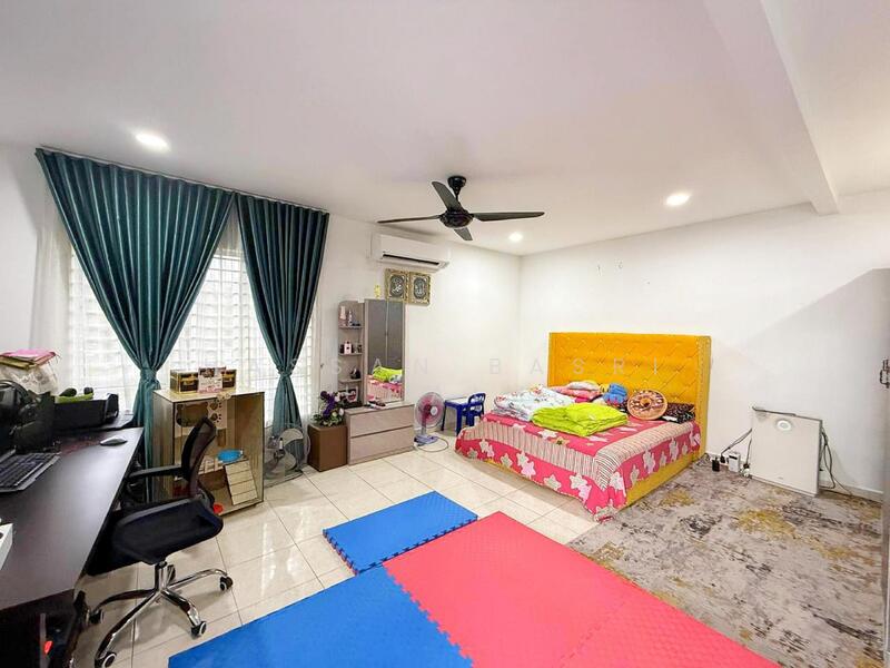 2-storey Terraced House for Sale in Bandar Sri Sendayan (Negeri Sembilan) - Hassan Basri Suhaimi - Bedroom - PropertyGuru.com.my