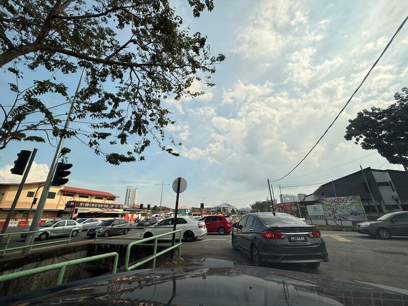 Untuk Dijual - 2 STOREY SHOPLOT FOR SALE AT JALAN SULTAN AZLAN SHAH GELUGOR FACING MAIN ROAD