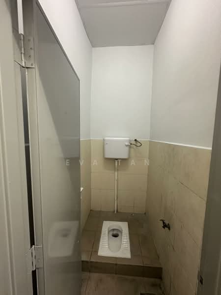 Cluster Factory for Rent in Ulu Tiram (Johor) - Eva Tan - Bathroom - PropertyGuru.com.my