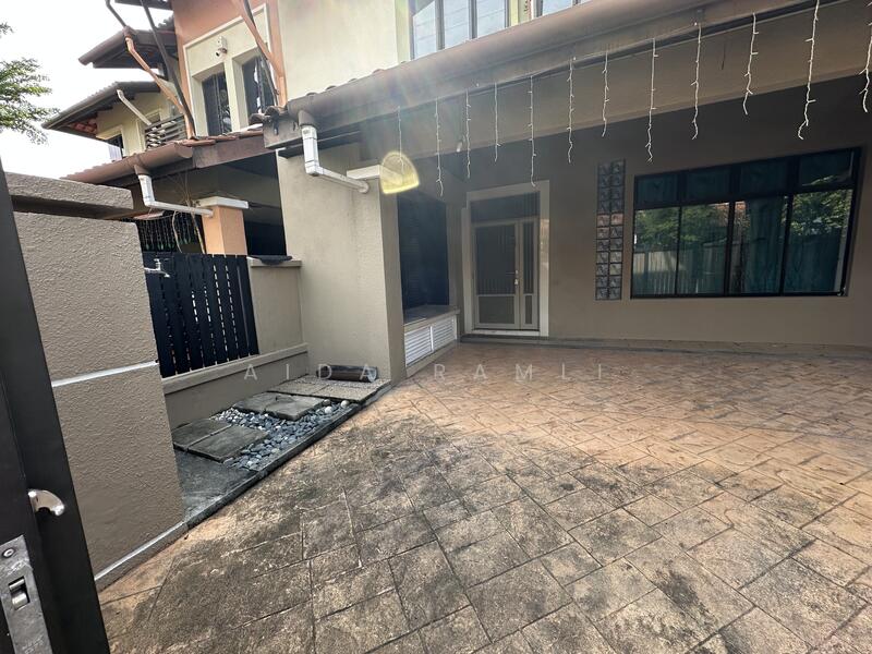 2-storey Terraced House for Sale in Bukit Jelutong (Shah Alam) - Aida Ramli - Exterior - PropertyGuru.com.my