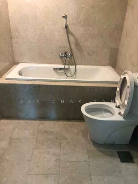 Hampshire Place untuk Untuk Disewa - RM 3,600 /bulan, Feb 2026 - Bathroom - PropertyGuru.com.my