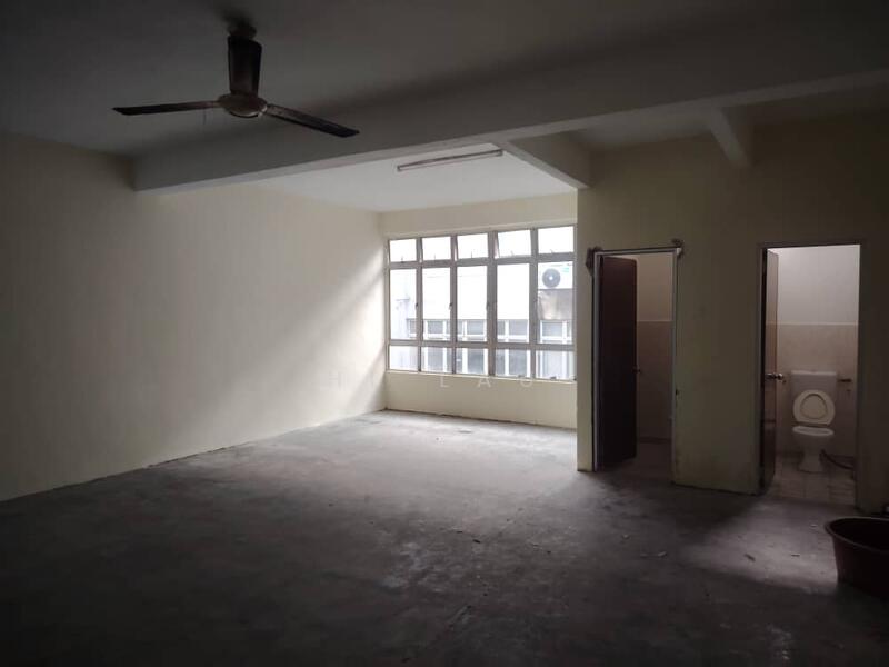 Shop for Rent in Dengkil (Selangor) - HL Lau - Interior - PropertyGuru.com.my