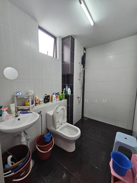 Apartment for Sale at Austin Regency (Pangsapuri Austin Perdana) - Chloe Shum - Bathroom - PropertyGuru.com.my