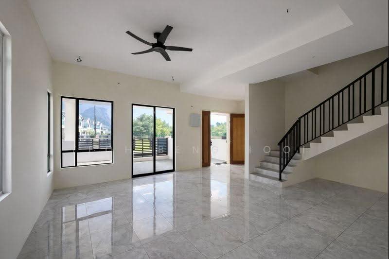 Rumah Berkembar untuk Dijual di Simpang Pulai (Perak) - Oscar Teoh - Living Room - PropertyGuru.com.my