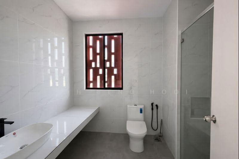 Rumah Berkembar untuk Dijual di Simpang Pulai (Perak) - Oscar Teoh - Bathroom - PropertyGuru.com.my
