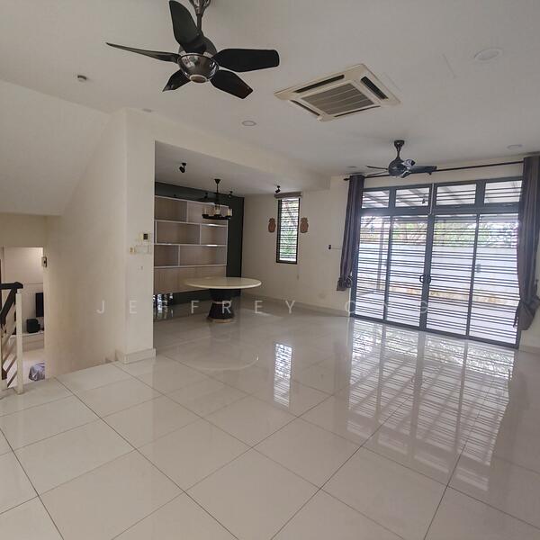 Rumah Berkembar untuk Dijual di Johor Bahru (Johor) - Jeffrey Ong - Living Room - PropertyGuru.com.my