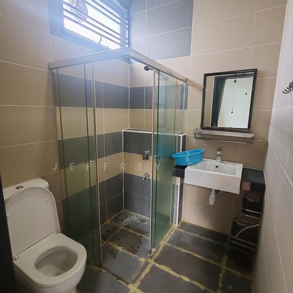 Rumah Berkembar untuk Dijual di Johor Bahru (Johor) - Jeffrey Ong - Bathroom - PropertyGuru.com.my