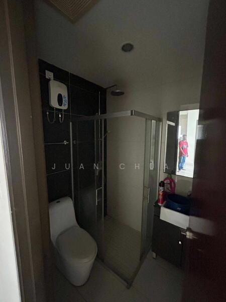 Condominium for Rent at Lovell @ Country Garden Danga Bay - Juan Chua - Bathroom - PropertyGuru.com.my