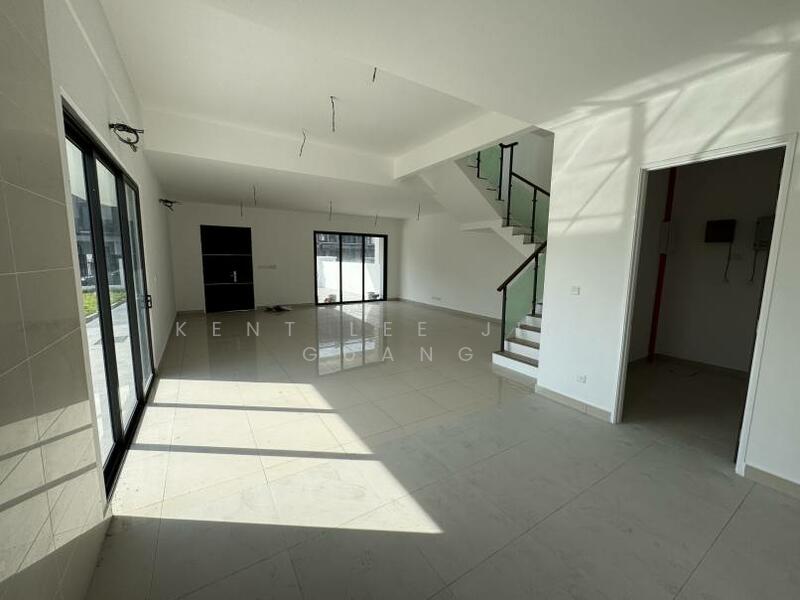 3-storey Terraced House for Sale in Bukit Jalil (Kuala Lumpur) - Kent Lee Jing Guang - Living Room - PropertyGuru.com.my
