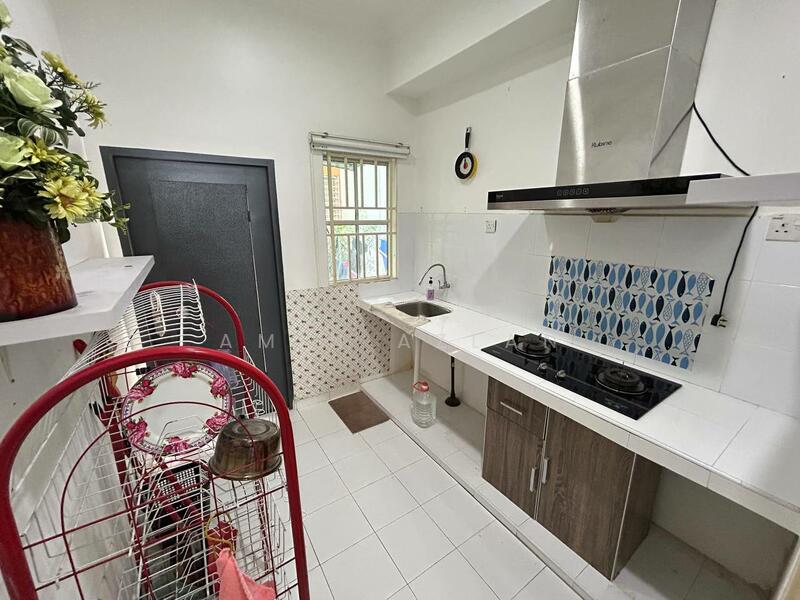 2-storey Terraced House for Sale in Kota Puteri (Batu Arang) - Amin Azlan - Kitchen - PropertyGuru.com.my