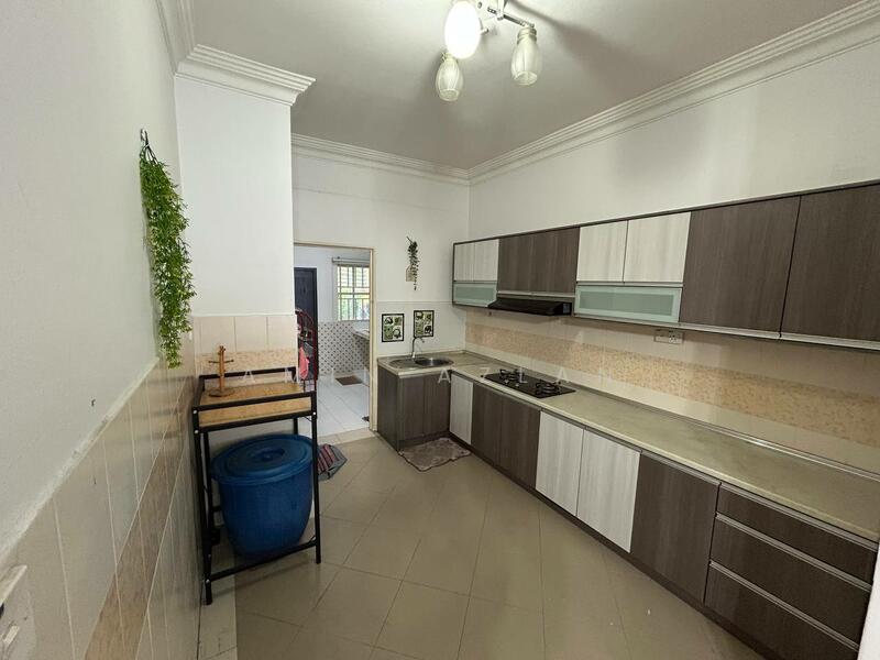 2-storey Terraced House for Sale in Kota Puteri (Batu Arang) - Amin Azlan - Kitchen - PropertyGuru.com.my