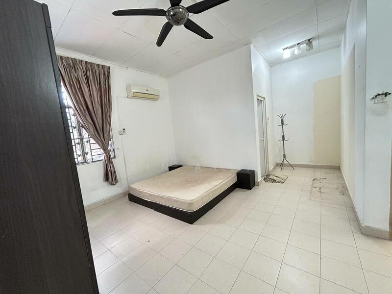 2-storey Terraced House for Sale in Kota Puteri (Batu Arang) - Amin Azlan - Bedroom - PropertyGuru.com.my