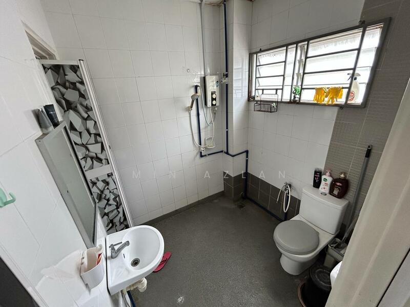 2-storey Terraced House for Sale in Kota Puteri (Batu Arang) - Amin Azlan - Bathroom - PropertyGuru.com.my