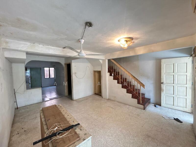 Terraced House for Sale in Taman Selayang Utama (Selayang) - Amin Azlan - Living Room - PropertyGuru.com.my