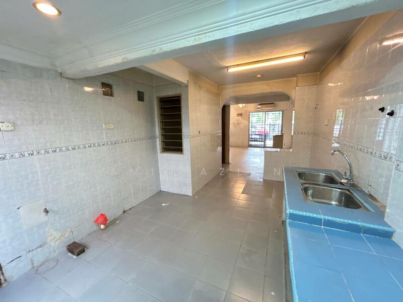 Terraced House for Sale in Taman Selayang Utama (Selayang) - Amin Azlan - Kitchen - PropertyGuru.com.my