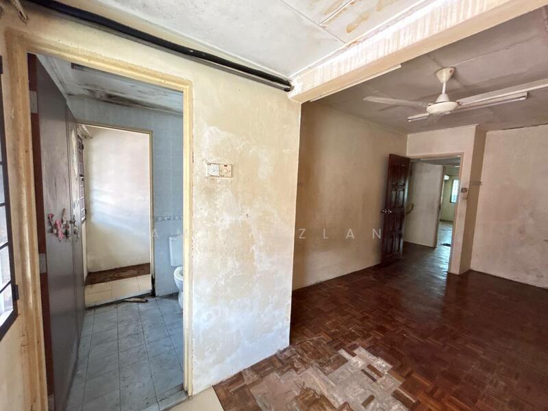 Terraced House for Sale in Taman Selayang Utama (Selayang) - Amin Azlan - Bathroom - PropertyGuru.com.my
