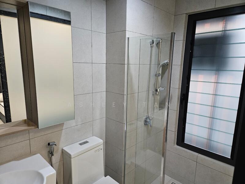 Sinaran @ Utropolis untuk Untuk Disewa - RM 1,800 /bulan, Mac 2026 - Bathroom - PropertyGuru.com.my