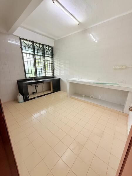 Taman Johor Jaya untuk Untuk Dijual - RM 895,000, Mac 2026 - Kitchen - PropertyGuru.com.my