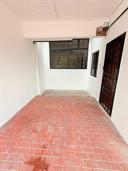 Taman Johor Jaya untuk Untuk Dijual - RM 895,000, Mac 2026 - Entrance - PropertyGuru.com.my